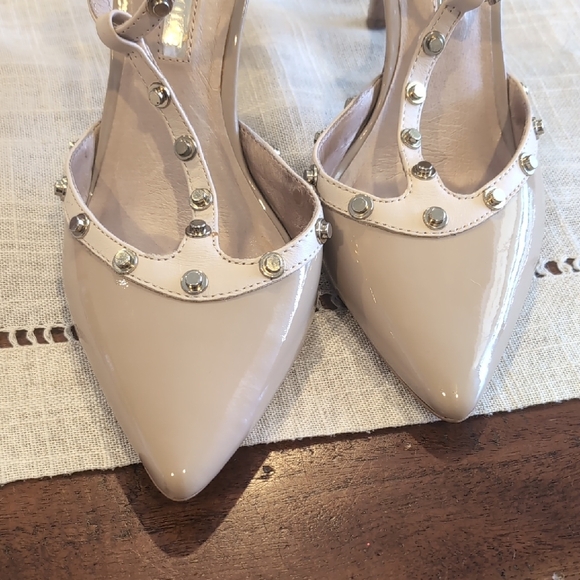 Audrey Brooke Nude Studded Heels size 7 - Picture 5 of 6